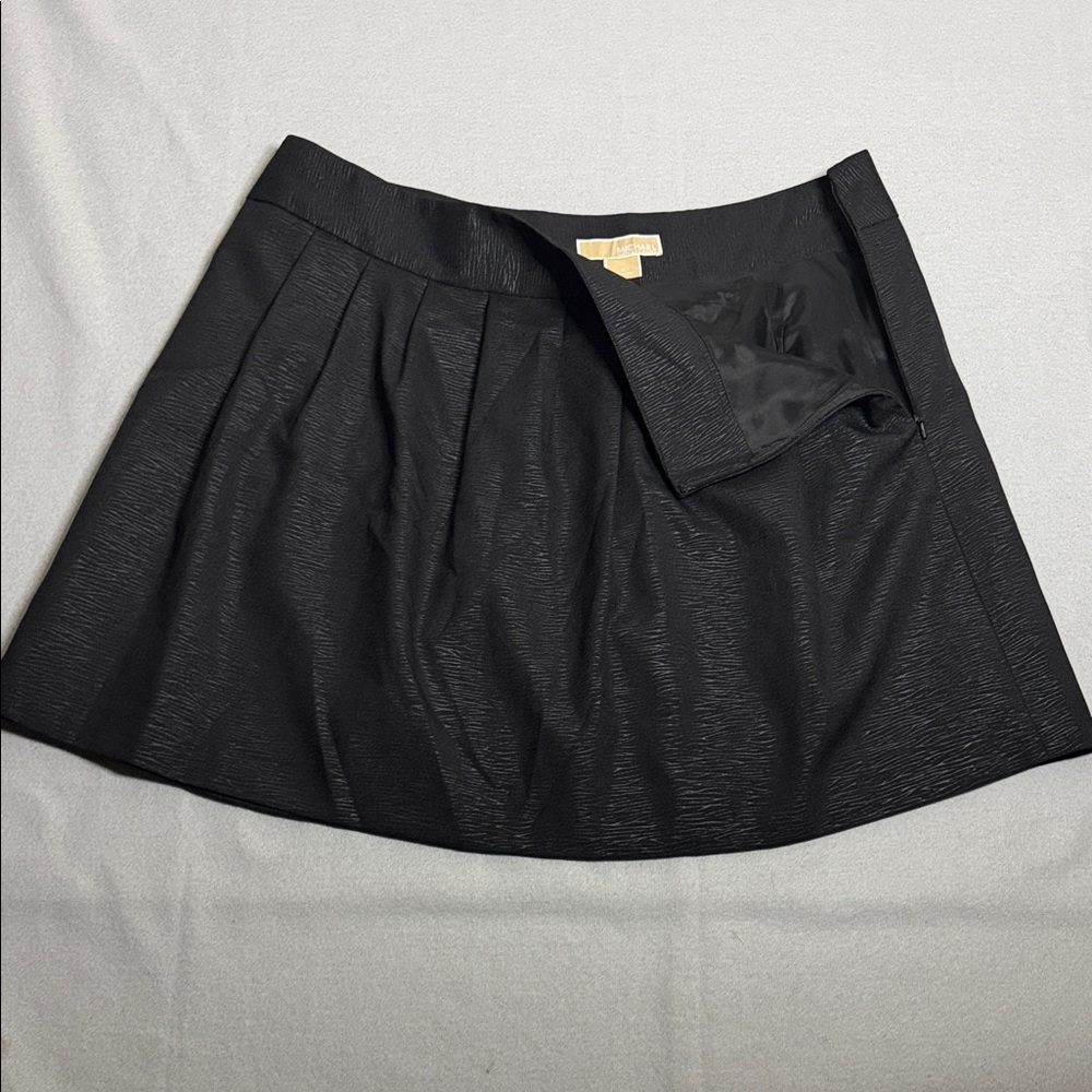 Black Textured Pleated A-Line Mini Skirt Side Zipper Size M